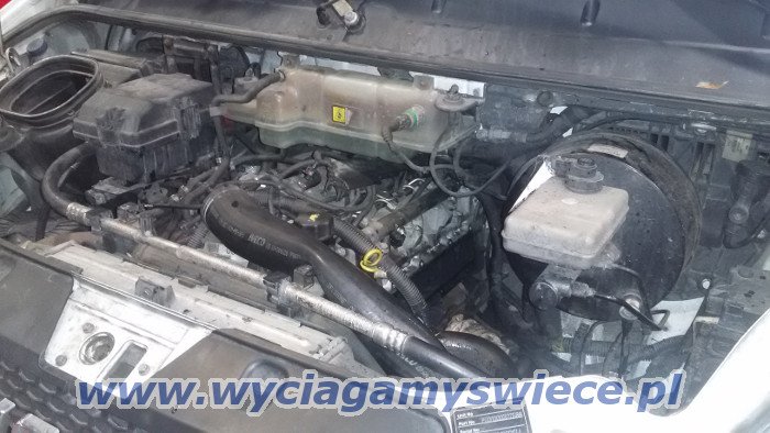 Wyciganie urwanej wiecy arowej z Iveco
                    Daily 3.0