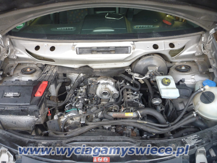 Wyciganie urwanej wiecy
                    arowej z Mercedesa Vito / Viano W639 V6 cdi